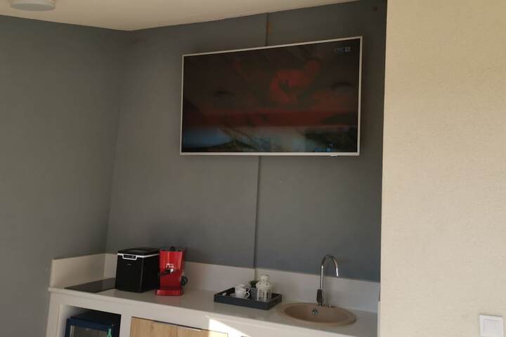 Room 9 of 16