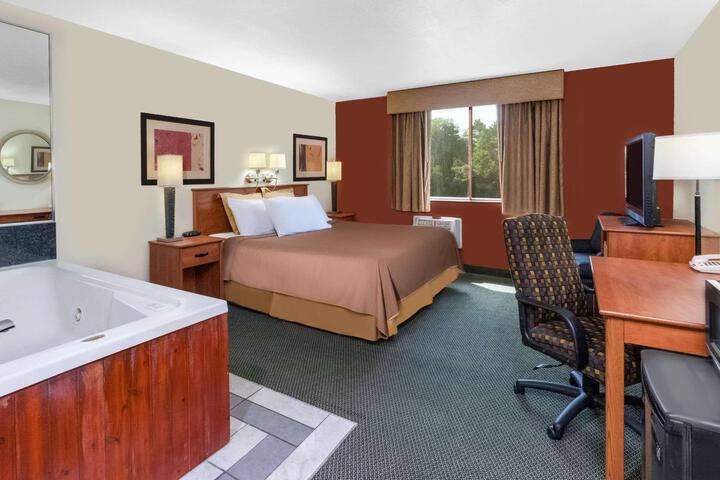 1 King Bed (2 of 8)