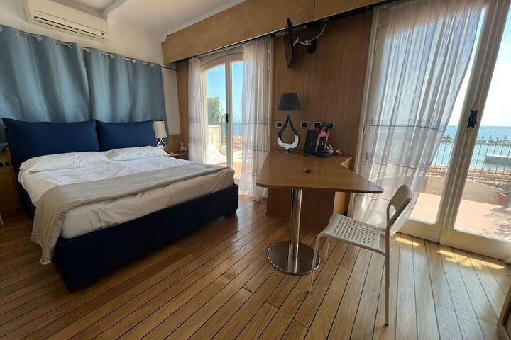 Room 6 of 59