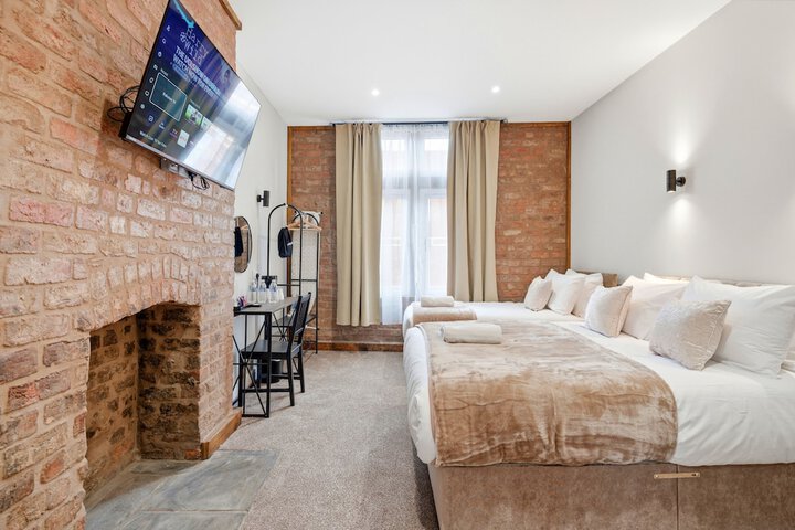 Room 8 of 36