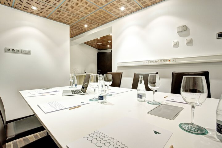 Business Center 57 of 65