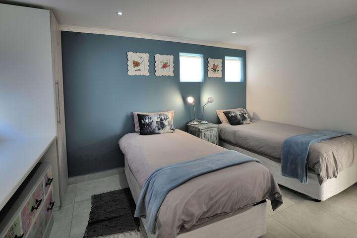Room 3 of 97