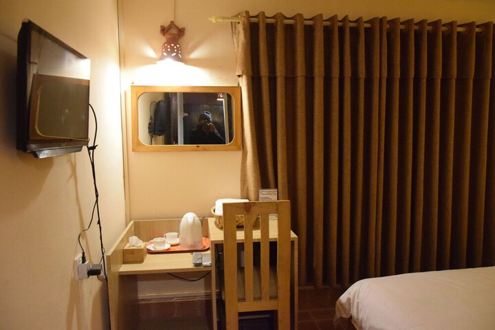 Room 10 of 31