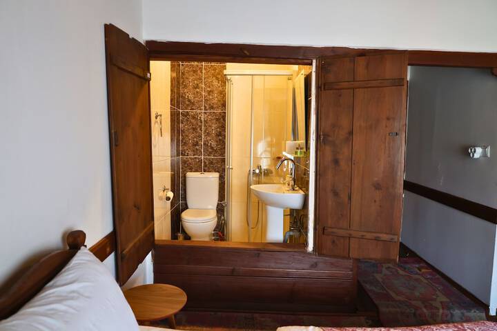 Room 20 of 39