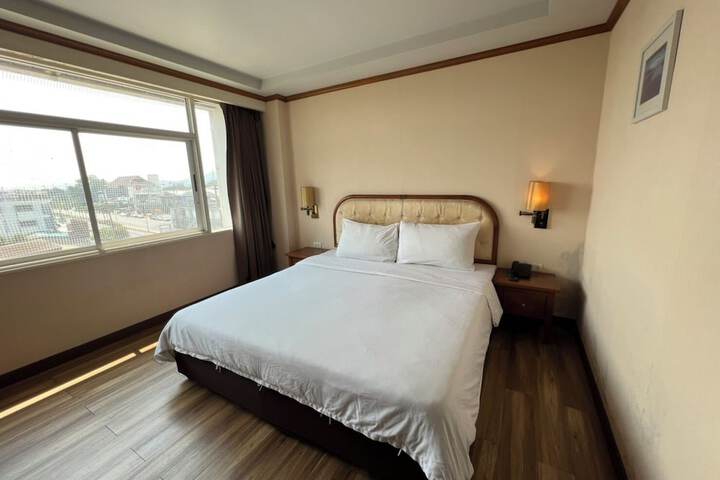Room 10 of 24