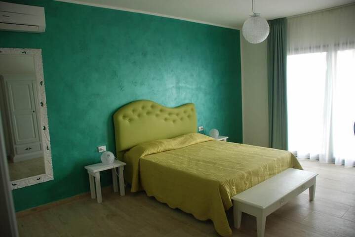 Room 12 of 41