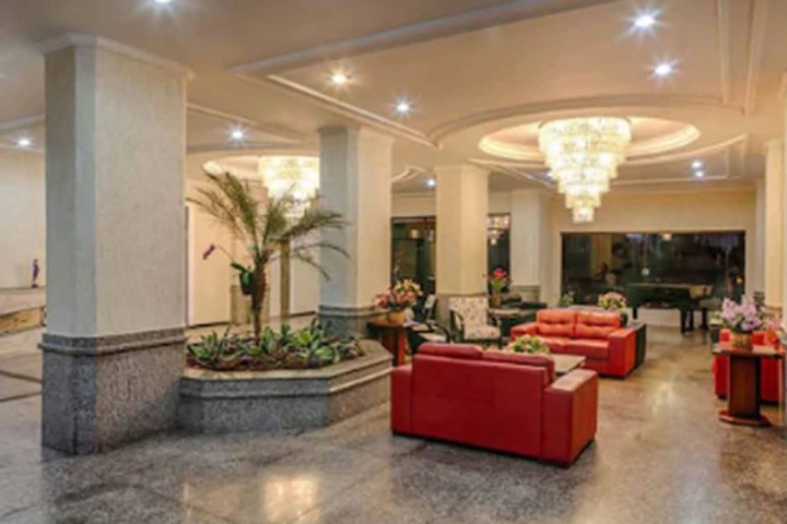Entrance & Lobby