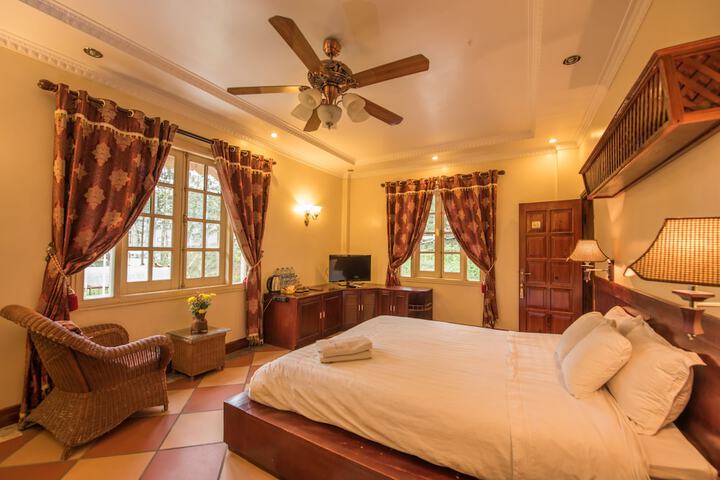 Room 15 of 143