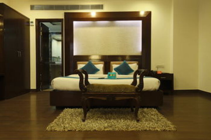 Room 12 of 21
