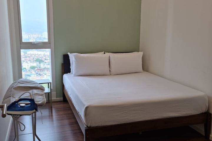 Room 2 of 30
