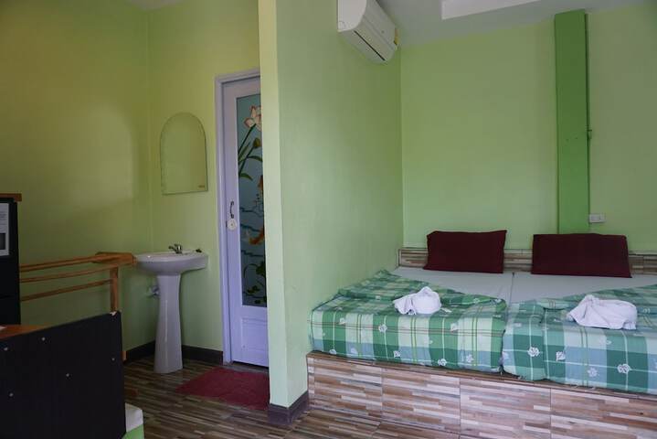Room 8 of 42