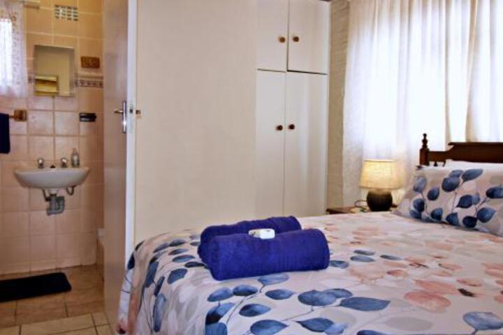 Room 5 of 23