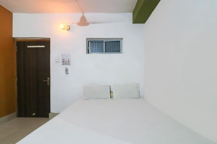 Room 10 of 17