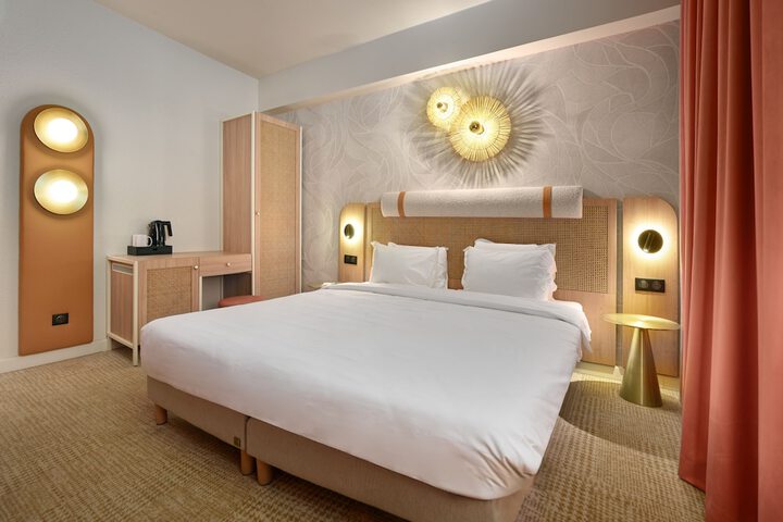 Room 35 of 105