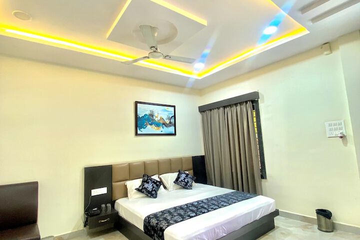 Room 3 of 13