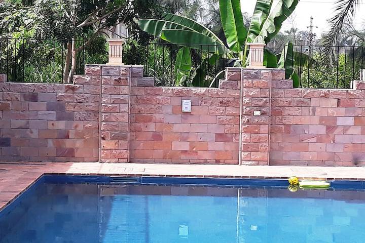 Pool 102 of 218