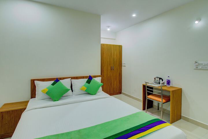Room 12 of 29