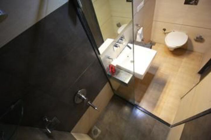 Room 4 of 13