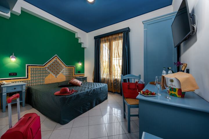 Room 3 of 44