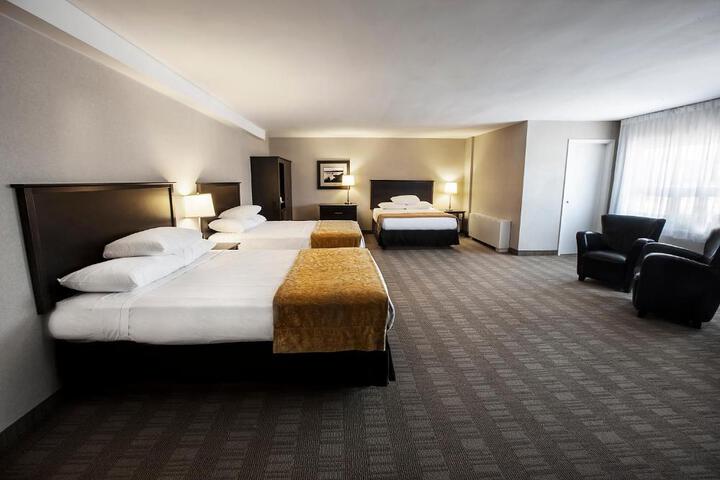 Traditional Room with 2 Queen Beds Room Only (5 of 14)