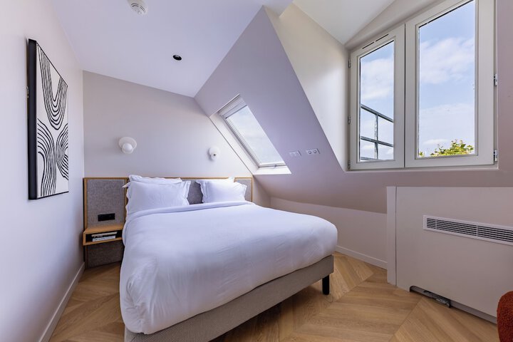 Room 52 of 158