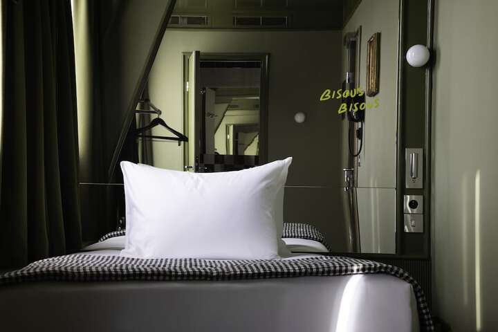 Room 14 of 61
