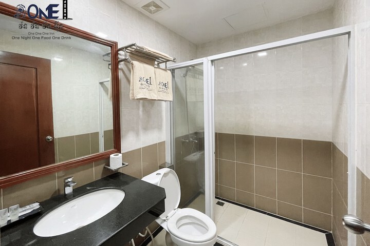 Room 8 of 11