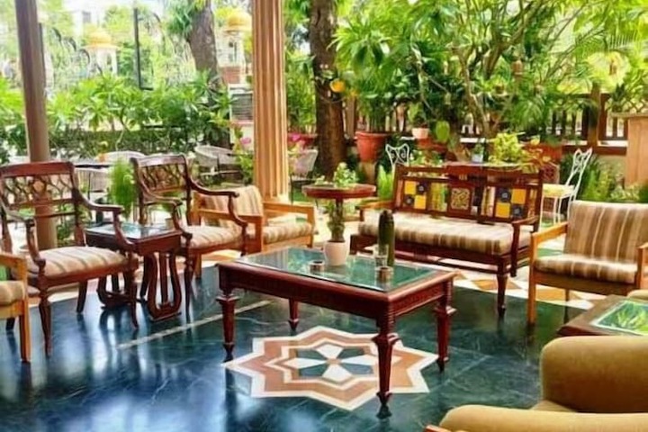Dining Photos