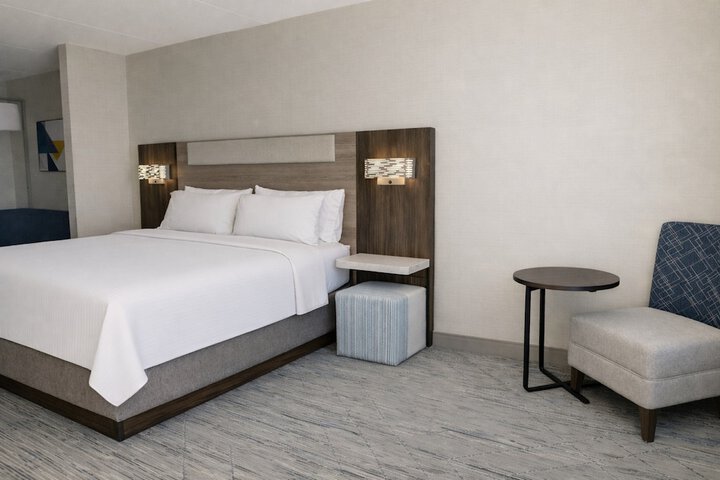Room 15 of 61