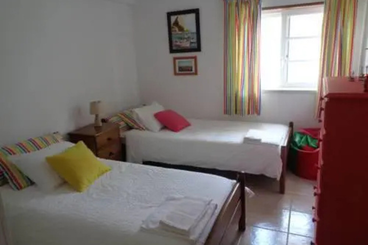 Room 3 of 8