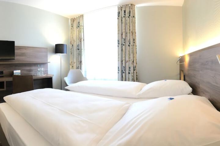 Room 8 of 54