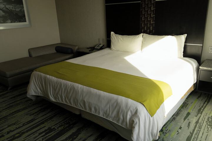 Room 19 of 120