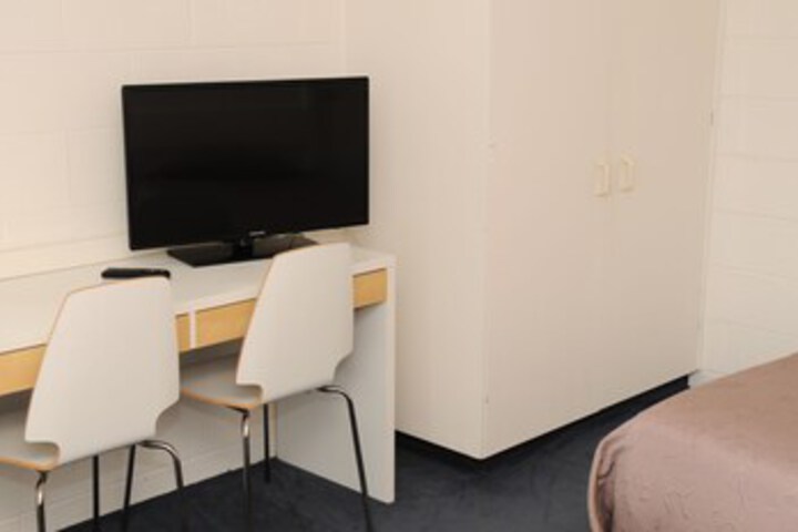 Room 25 of 66