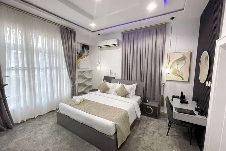 Room 12 of 44