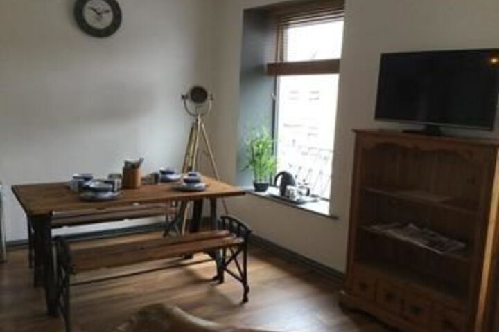 Room 8 of 10