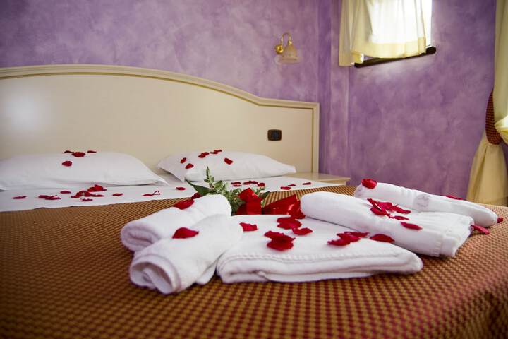 Room 27 of 132