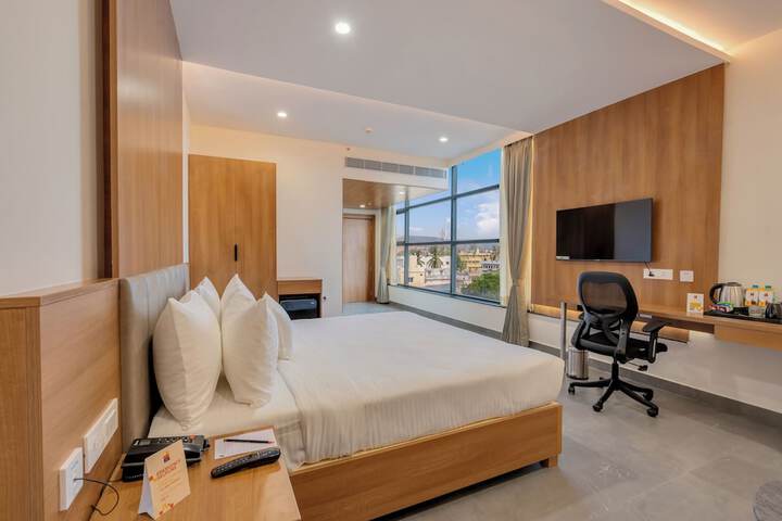 Room 9 of 18