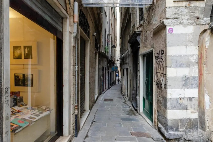 Photo of ALTIDO Vibrant Apt for 6 close to the Aquarium of Genoa