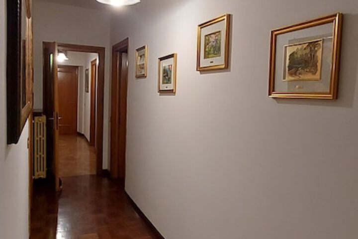 Room 25 of 46