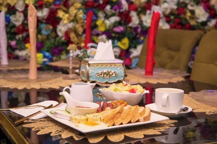 Breakfast/Coffee Service 22 of 32