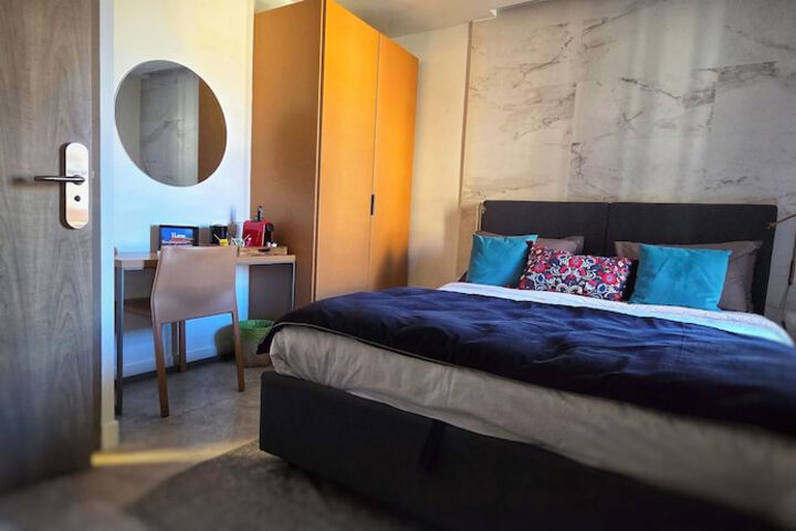 Room 84 of 118