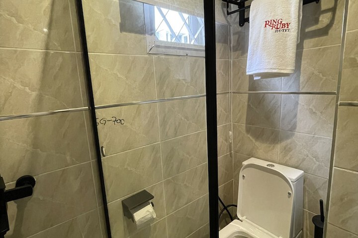 Room 19 of 29