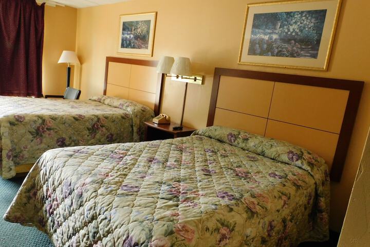 2 Double Beds (7 of 7)