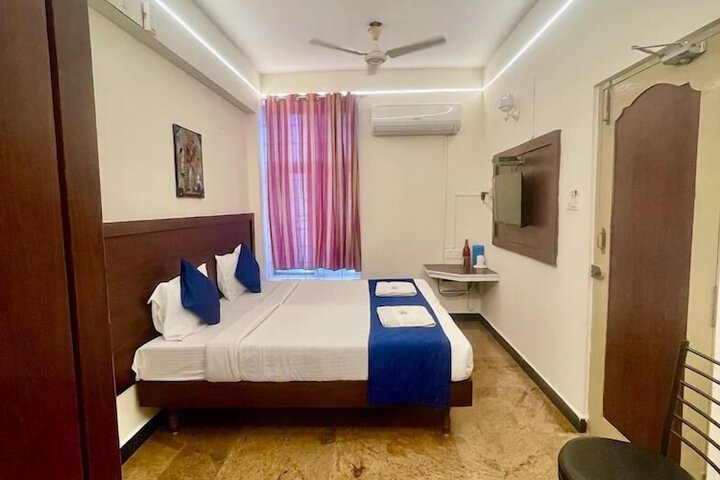 Room 16 of 35