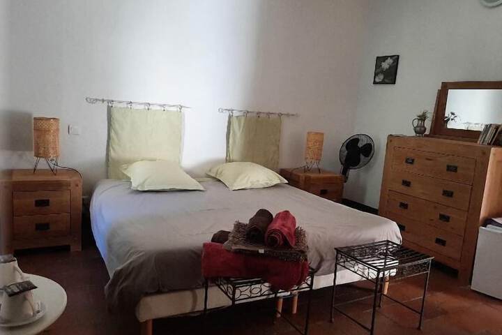 Room 2 of 39