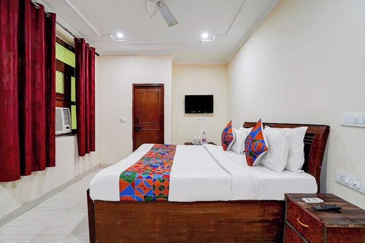 Room 9 of 37