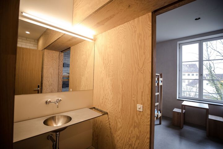 Room 18 of 39