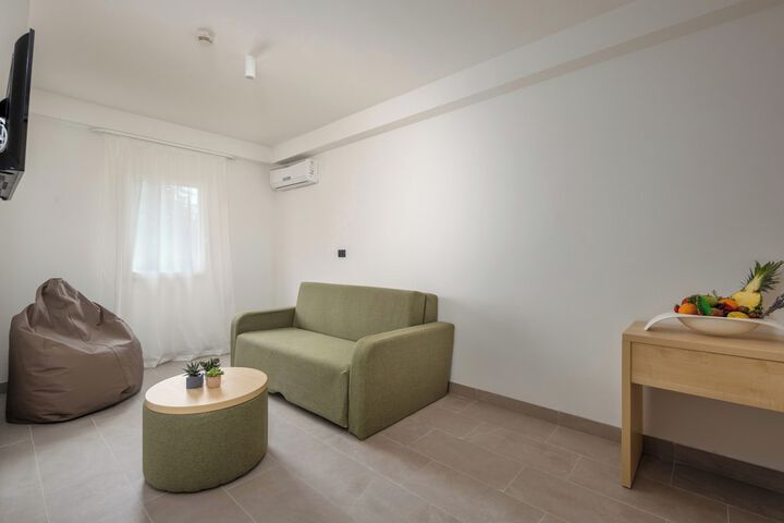 Room 15 of 24