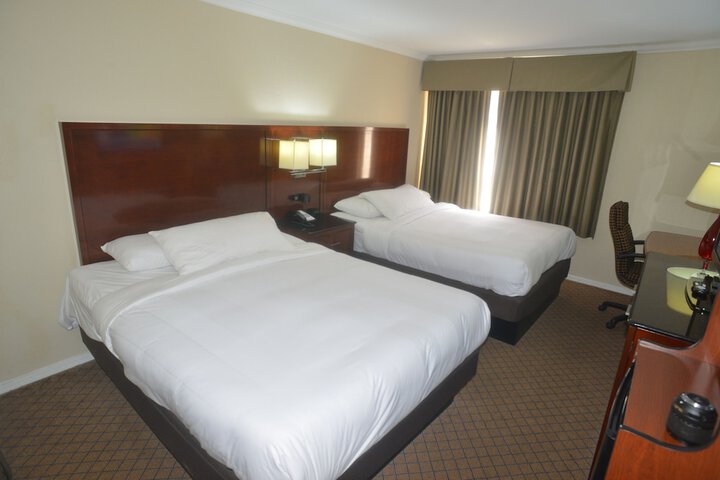Standard Double Room 2 Queen Beds (14 of 18)
