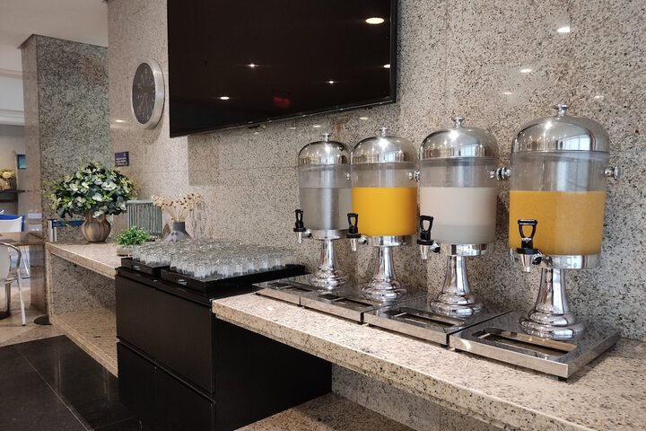Breakfast/Coffee Service 114 of 141